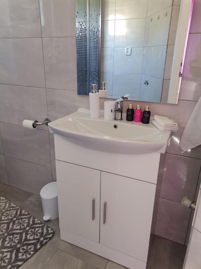 Lucija Apartamento Gospić Exterior foto