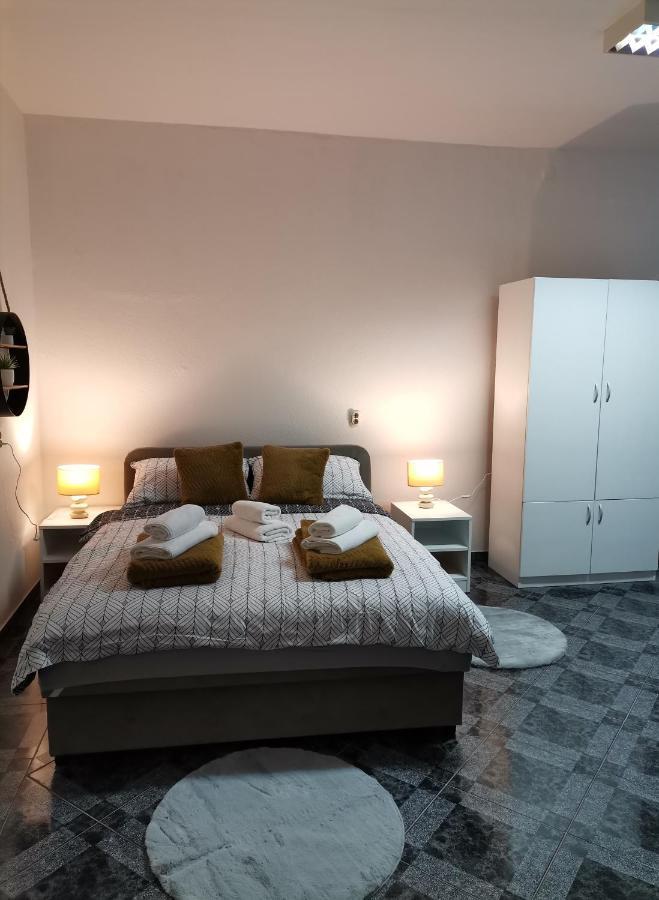 Lucija Apartamento Gospić Exterior foto